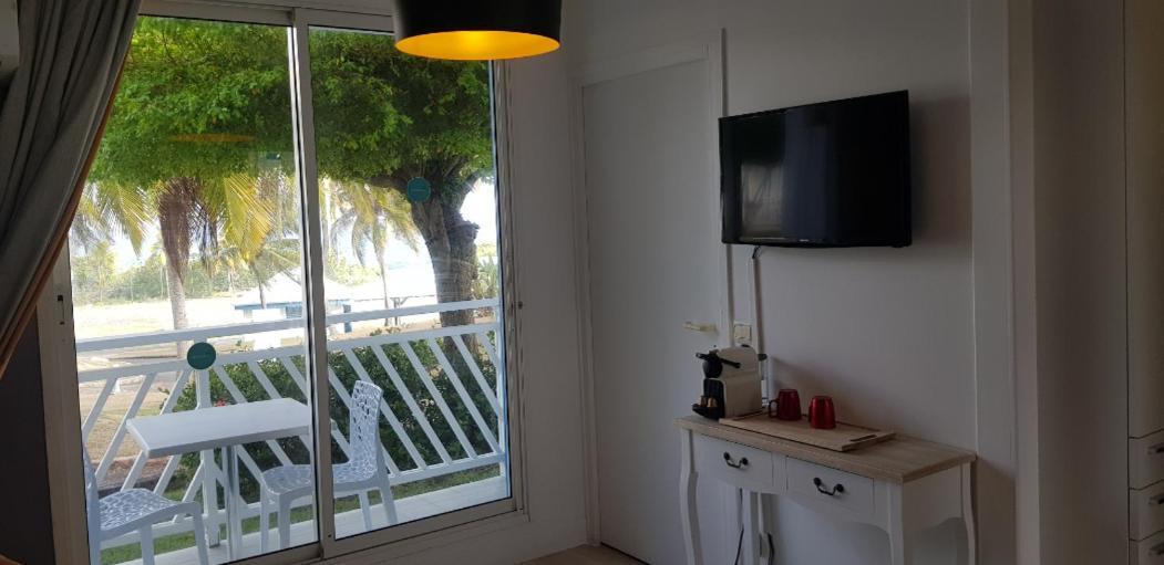 Romantique Et Bel Appartement En Bord De La Mer, Piscine Surveillee Et Belle Plage A 50M サン・フランソワ エクステリア 写真